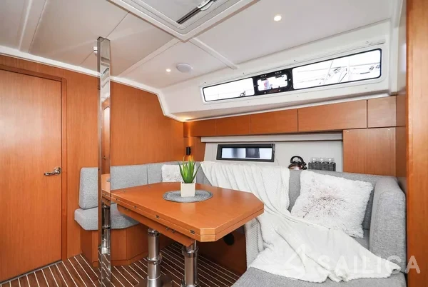 Bavaria C42 - Yacht Charter Sailica