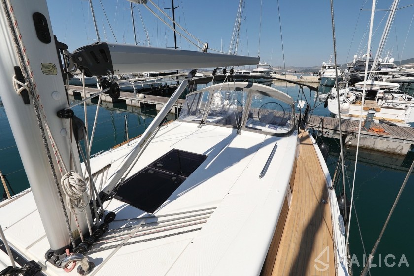 Hanse 415 - Yacht Charter Sailica