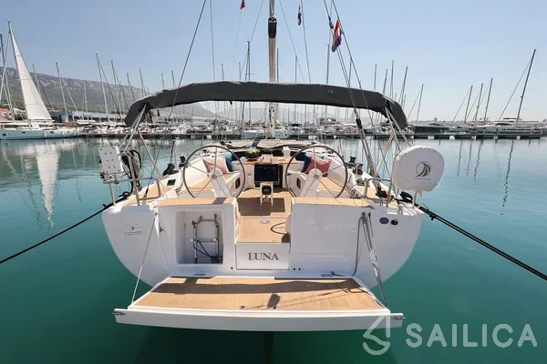 Hanse 415 - Yacht Charter Sailica