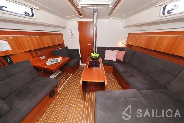 Hanse 415 - Yacht Charter Sailica