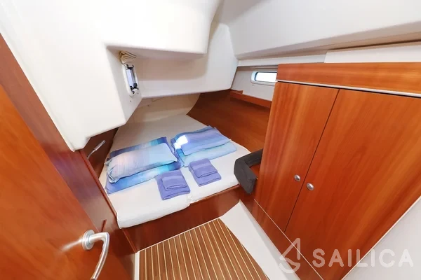 Hanse 415 - Yacht Charter Sailica