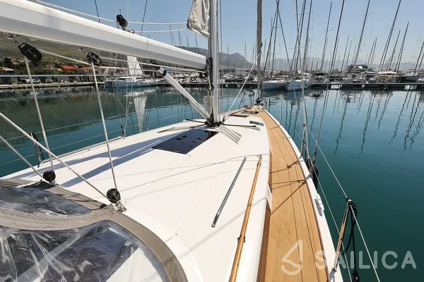Hanse 415 - Yacht Charter Sailica