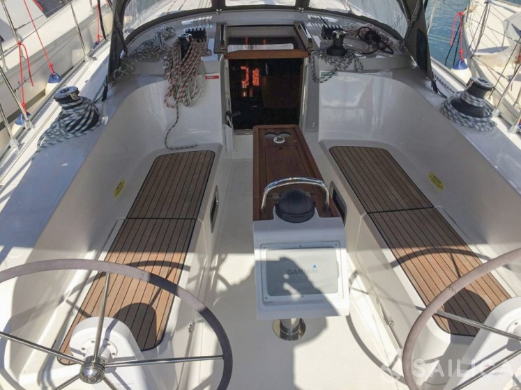 Bavaria Cruiser 41 - Yacht Charter Sailica