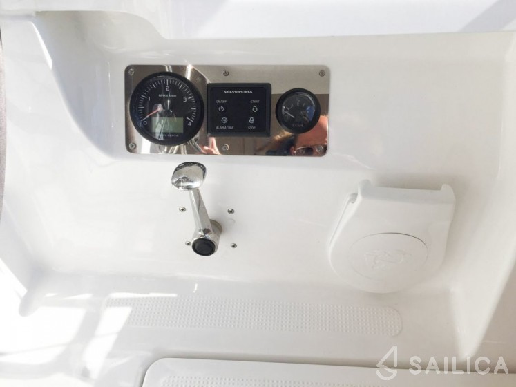 Bavaria Cruiser 41 - Yacht Charter Sailica