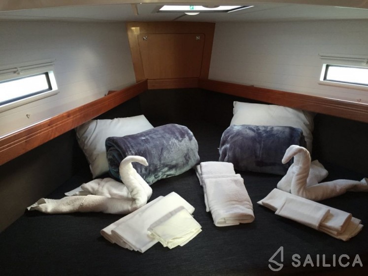 Bavaria Cruiser 41 - Yacht Charter Sailica