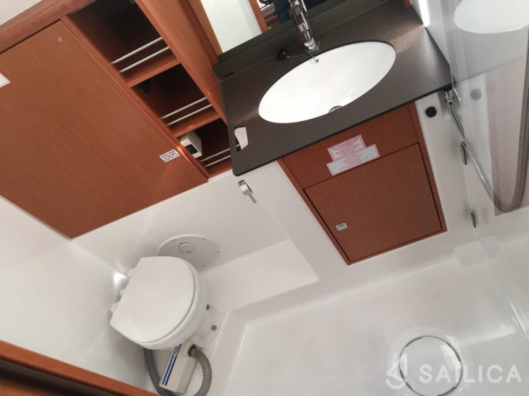 Bavaria Cruiser 41 - Yacht Charter Sailica