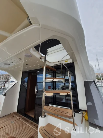 Monte Carlo 52 - Yacht Charter Sailica