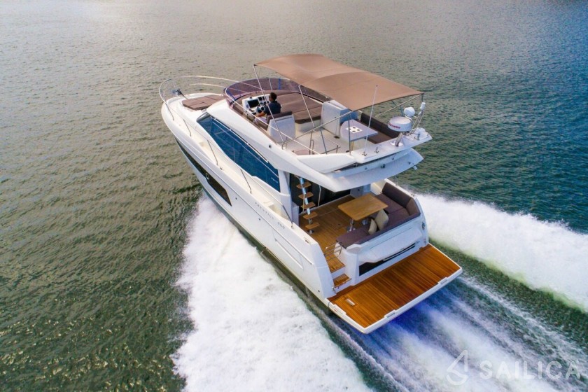 Prestige 46 Fly - Yacht Charter Sailica
