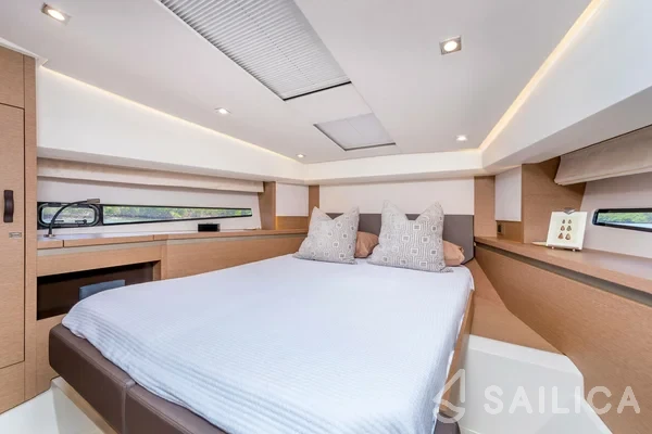 Prestige 46 Fly - Yacht Charter Sailica