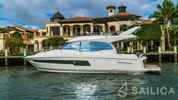 Prestige 46 Fly - Yacht Charter Sailica
