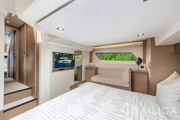 Prestige 46 Fly - Yacht Charter Sailica