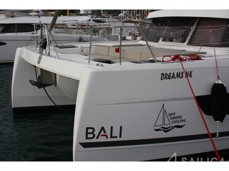 Bali Catspace - Yacht Charter Sailica