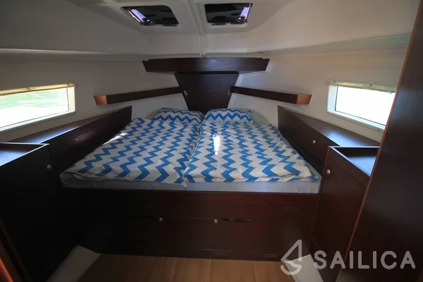 Platinum 989 - Yacht Charter Sailica