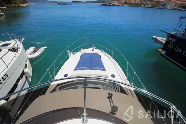 Platinum 989 - Yacht Charter Sailica
