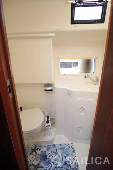 Platinum 989 - Yacht Charter Sailica