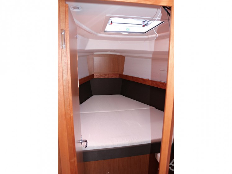 Bavaria 37 Cruiser - Yacht Charter Sailica