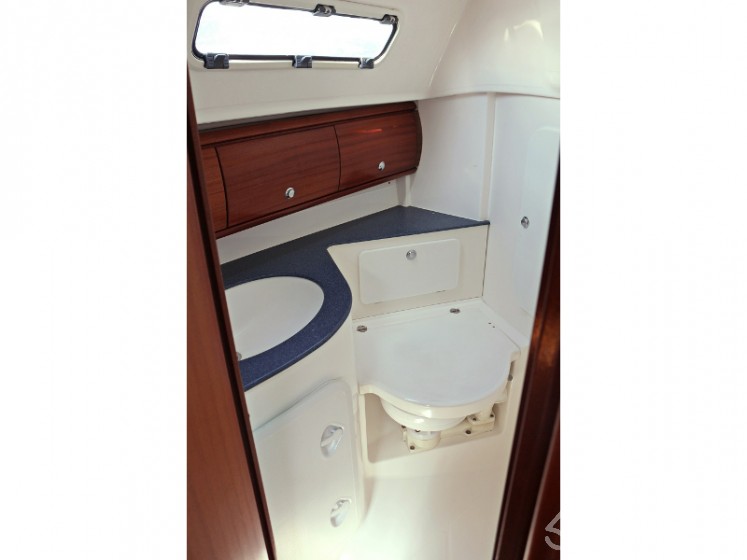 Bavaria 37 Cruiser - Yacht Charter Sailica