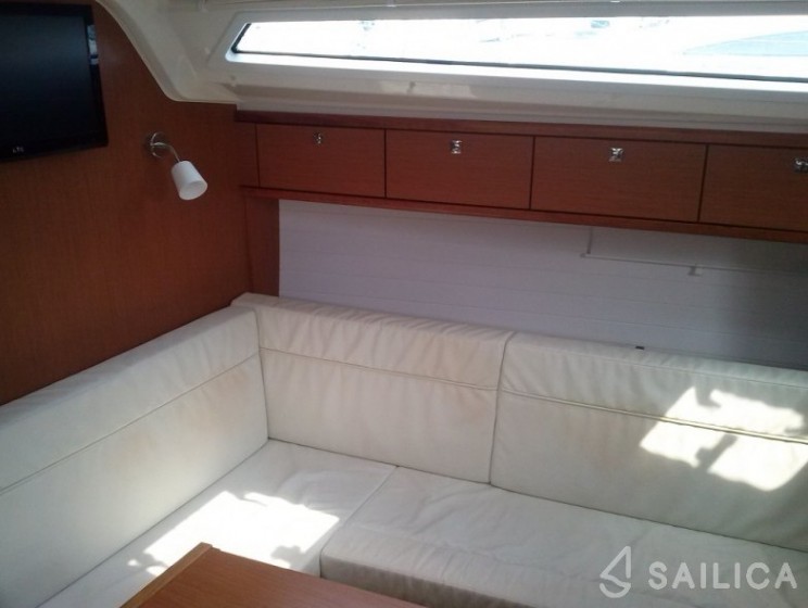 Bavaria 37 Cruiser - Yacht Charter Sailica