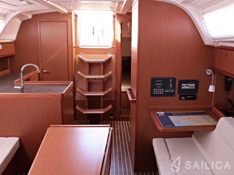 Bavaria 37 Cruiser - Yacht Charter Sailica