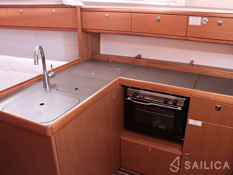 Bavaria 37 Cruiser - Yacht Charter Sailica