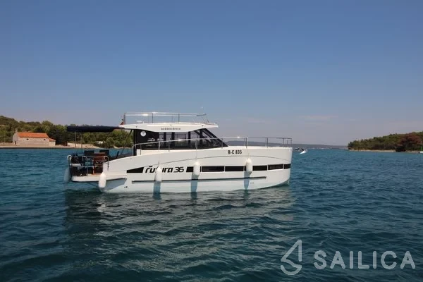 Futura 36 - Yacht Charter Sailica