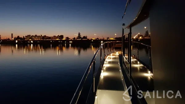Futura 36 - Yacht Charter Sailica