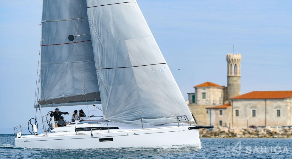 First 36 - Yacht Charter Sailica