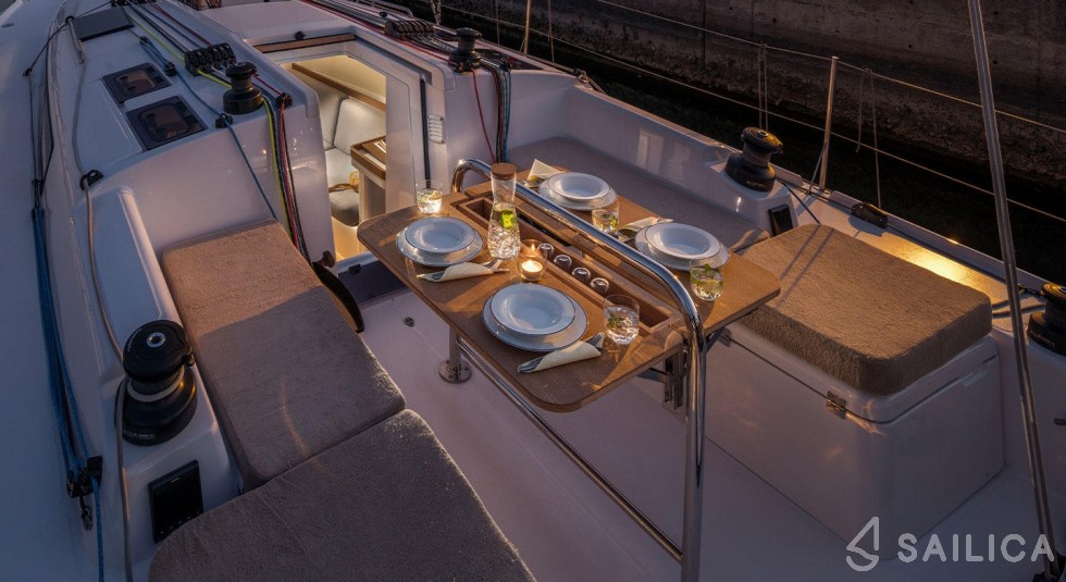 First 36 - Yacht Charter Sailica