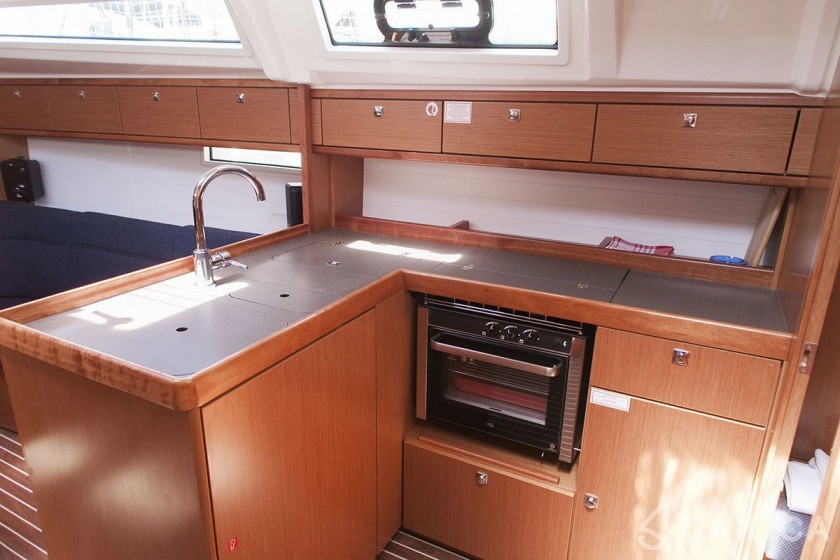 Bavaria Cruiser 37 - Yacht Charter Sailica