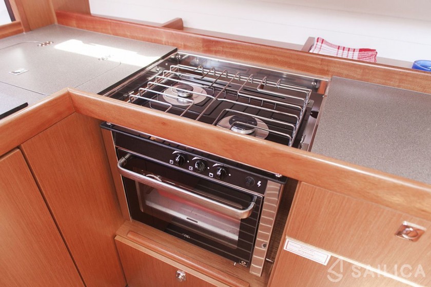 Bavaria Cruiser 37 - Yacht Charter Sailica
