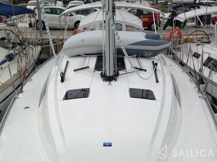 Bavaria Cruiser 41 - Yacht Charter Sailica
