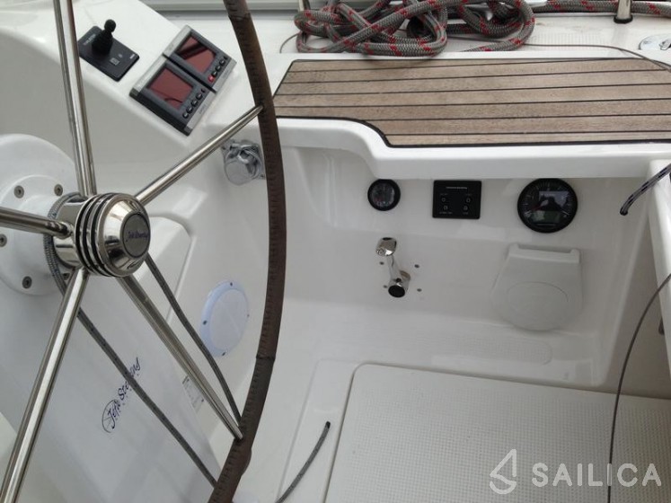 Bavaria Cruiser 41 - Yacht Charter Sailica