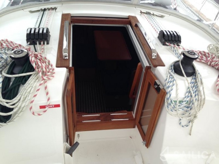 Bavaria Cruiser 41 - Yacht Charter Sailica