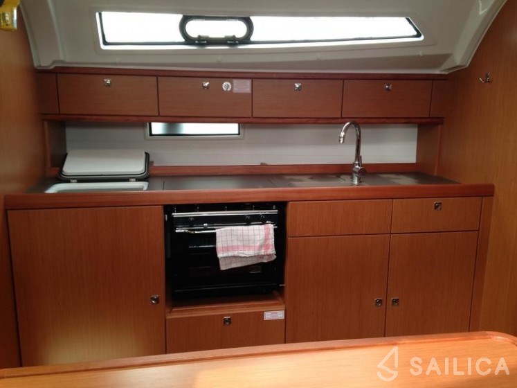 Bavaria Cruiser 41 - Yacht Charter Sailica