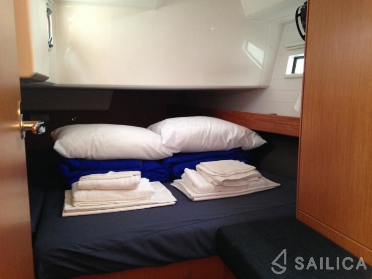 Bavaria Cruiser 41 - Yacht Charter Sailica