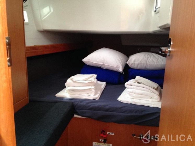 Bavaria Cruiser 41 - Yacht Charter Sailica