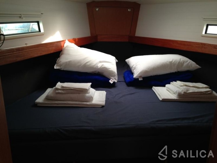 Bavaria Cruiser 41 - Yacht Charter Sailica