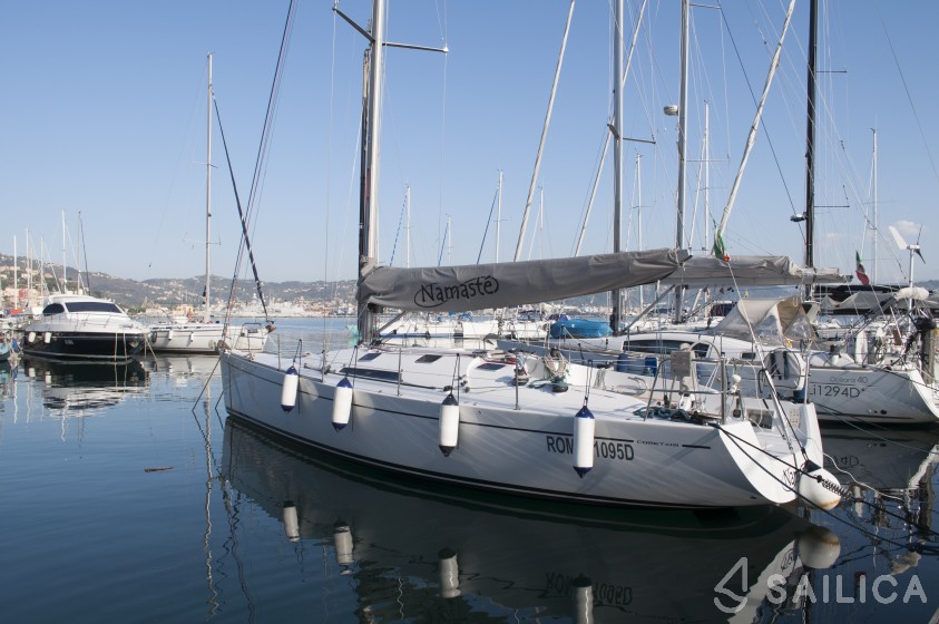 Comet 41s - Yacht Charter Sailica