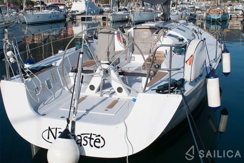 Comet 41s - Yacht Charter Sailica