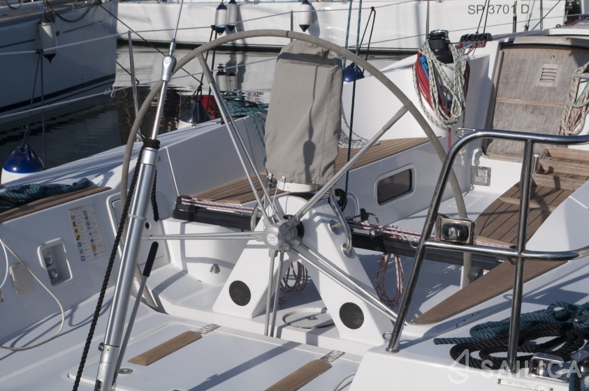 Comet 41s - Yacht Charter Sailica