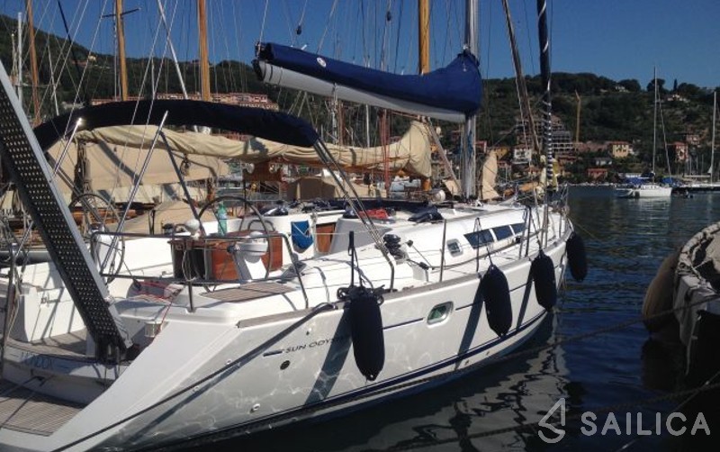 Sun Odyssey 45 - Yacht Charter Sailica