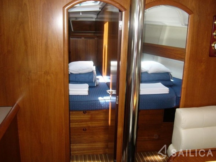 Sun Odyssey 45 - Yacht Charter Sailica