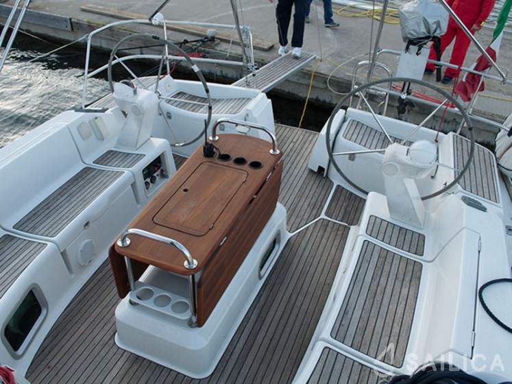 Sun Odyssey 45 - Yacht Charter Sailica