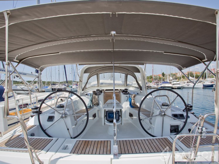 Oceanis 50 - Yacht Charter Sailica
