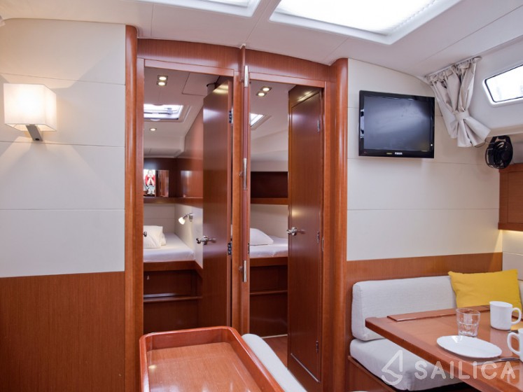 Oceanis 50 - Yacht Charter Sailica