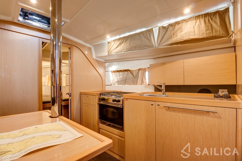 Oceanis 38 - Yacht Charter Sailica