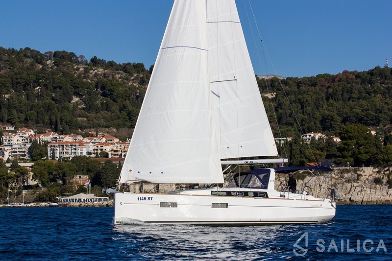 Oceanis 38 - Yacht Charter Sailica