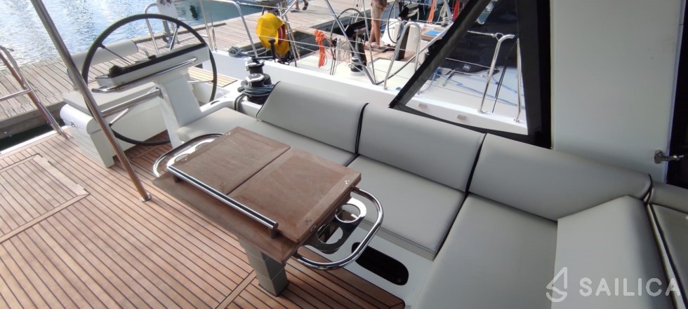 Oceanis 54 - Yacht Charter Sailica