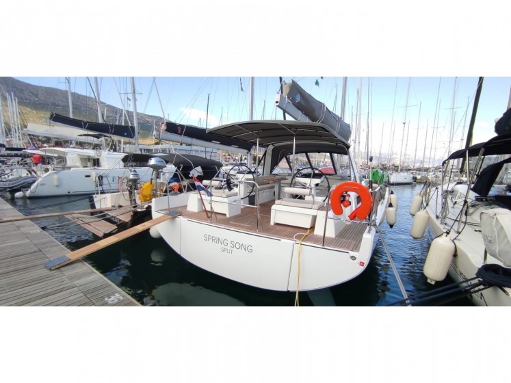 Oceanis 54 - Yacht Charter Sailica