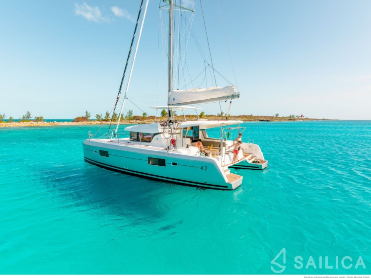 Lagoon 42 - Yacht Charter Sailica